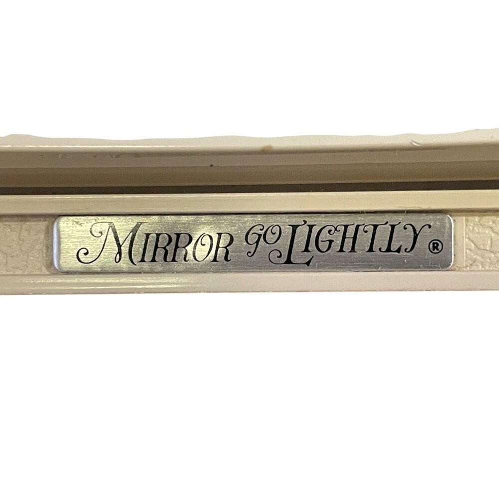 Vintage Mirror-Go-Lightly Lighted Makeup Mirror with Travel Case Used - Picture 2 of 16